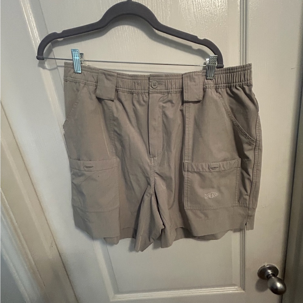 AFTCO Gray Cargo Shorts Lightweight Mid-Thigh